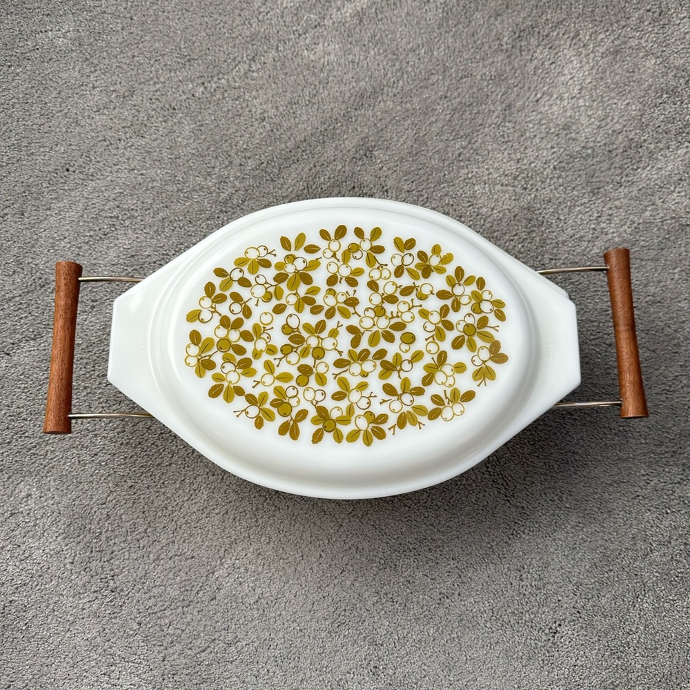 Vintage  PYREX split dish 💚💚 1968-72
Verde 1.5 quart with lid & cradle
